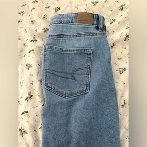 American Eagle Stretch Short Mom Jeans